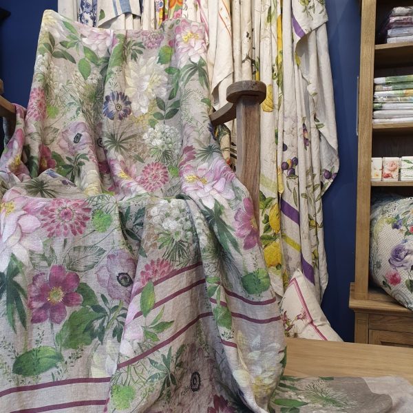 La Vie En Rose Throw/Tablecloth - 100% Linen Made in Italy