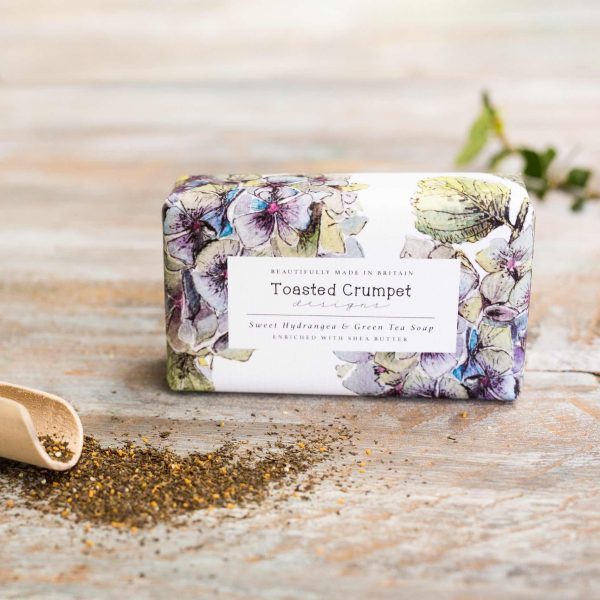 Sweet Hydrangea & Green Tea by Toasted Crumpet